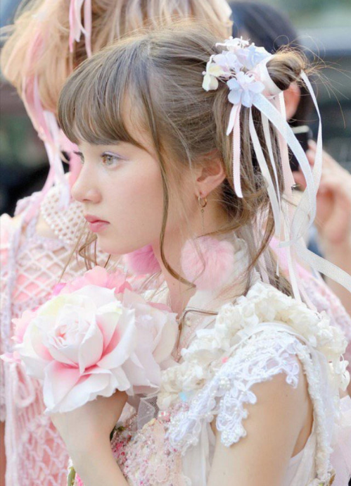 日本美女明星酒井彩名(マーシュ彩)图片