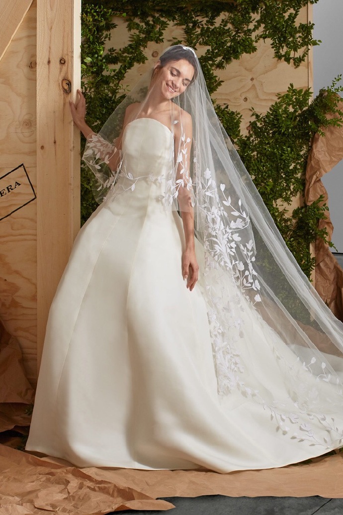 白色婚纱礼服2019年最火婚纱照图片