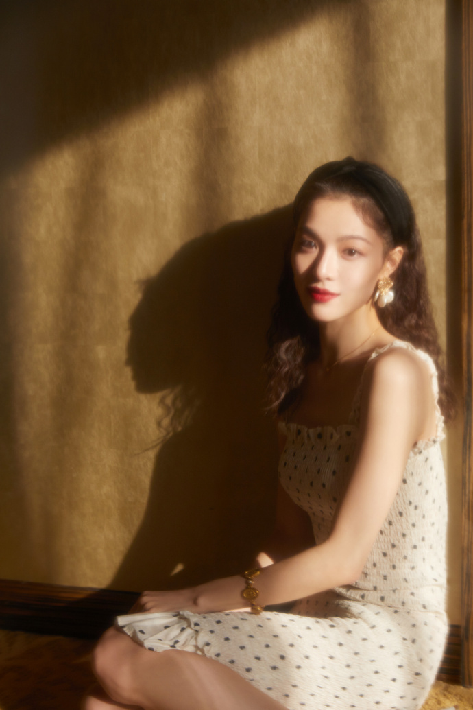 冯女郎明星美女钟楚曦港风写真图片