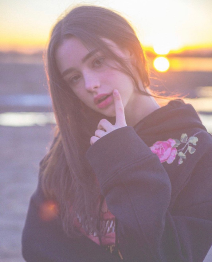 俄罗斯极品美女模特Dasha Taran写真图片