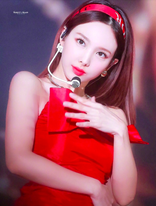 韩国美女图片 女团TWICE林娜琏图片