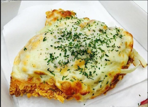  吃它高热量垃圾食品炸鸡披萨图片