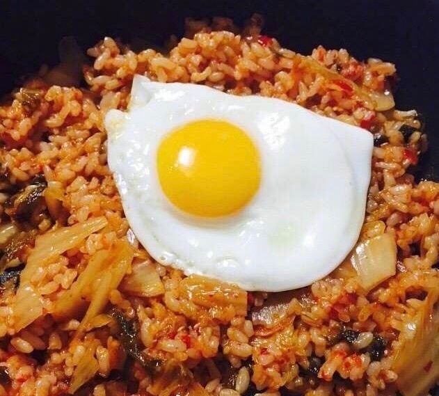 韩式料理  突然好想吃辣白菜炒饭图片