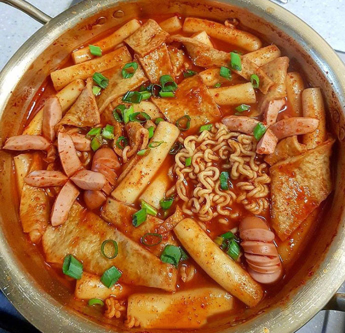 垃圾食品确实很多人的最爱需要一碗泡面来治愈我的胃