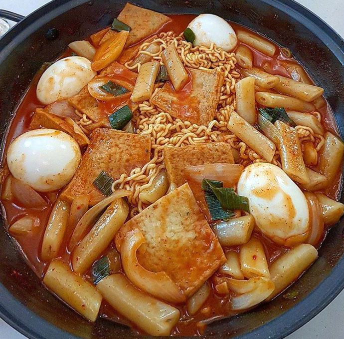 垃圾食品确实很多人的最爱需要一碗泡面来治愈我的胃