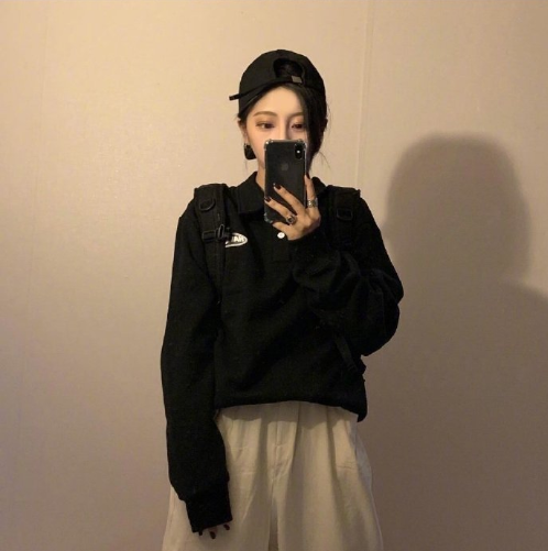韩国美女时尚博主利落的冬日衣服颜色搭配技巧