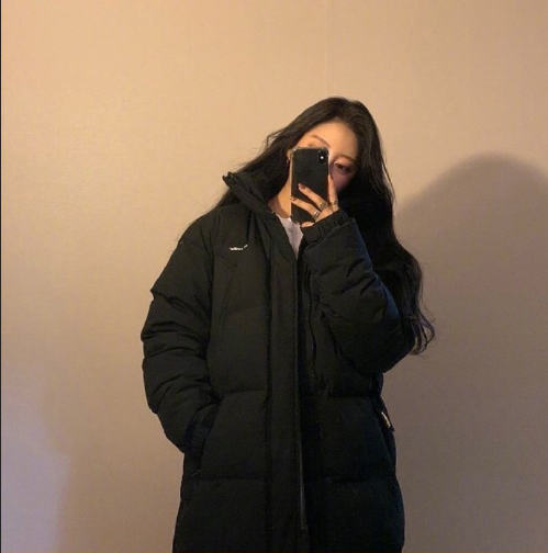 韩国美女时尚博主利落的冬日衣服颜色搭配技巧