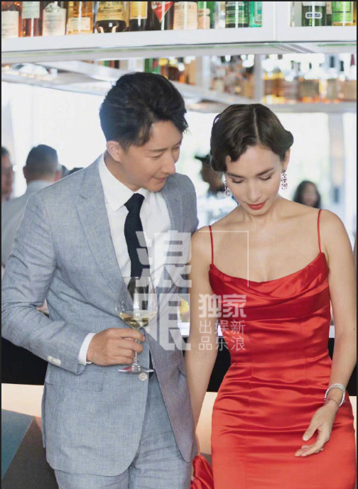 中国明星夫妻韩庚卢靖姗官宣结婚照图片