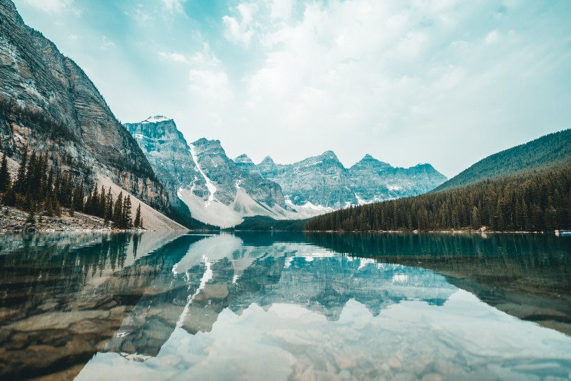 绝美的山川湖泊风景图片