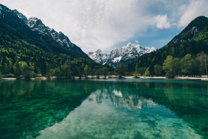绝美的山川湖泊风景图片
