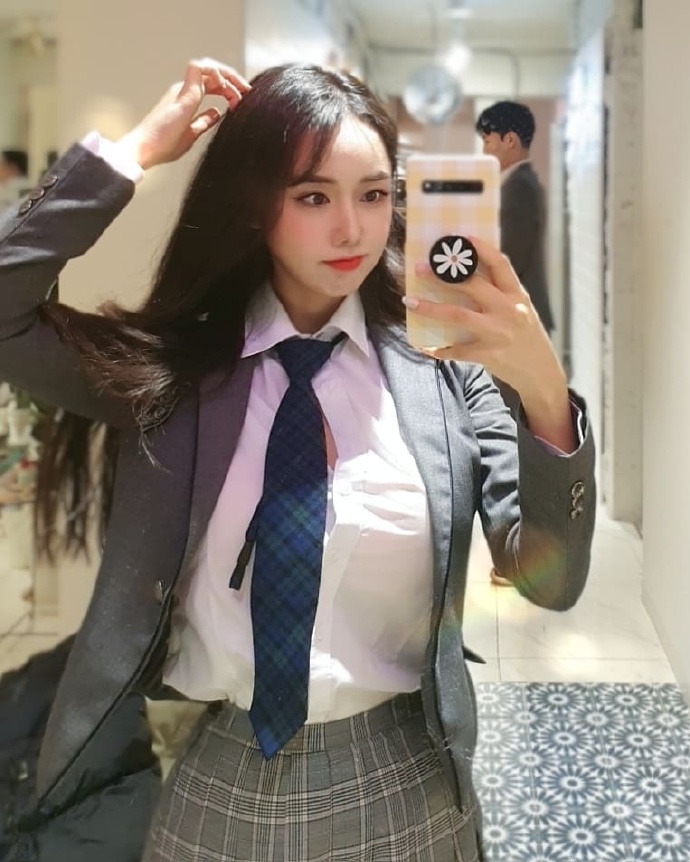 清纯校花mm美女嘟嘟嘴可爱图片