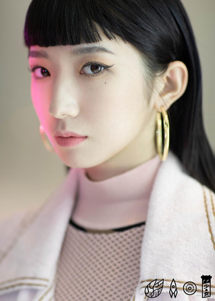 火箭少女101孟美岐出席活动硬照图片