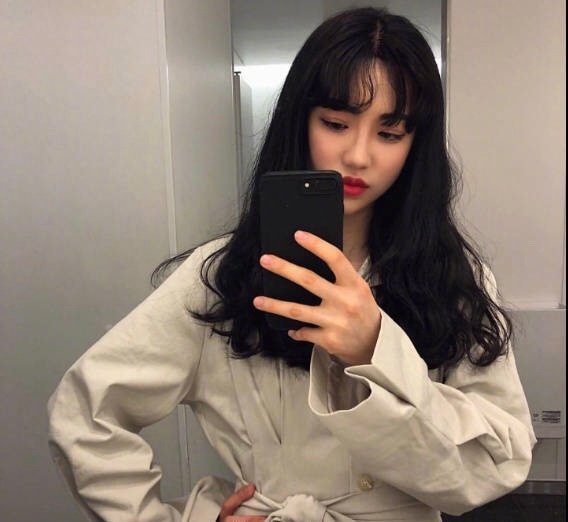 齐刘海黑直长发美女头像图片