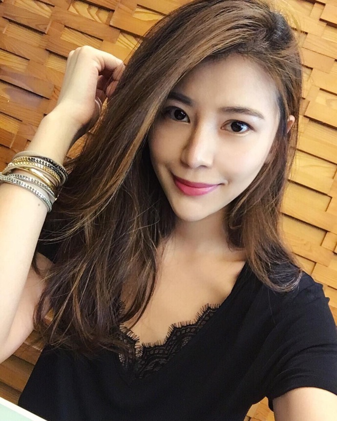 高颜值性感美女迷人的好身材图片