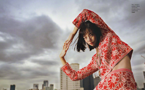 日本美女模特小松菜奈《JALOUSE》封面大片