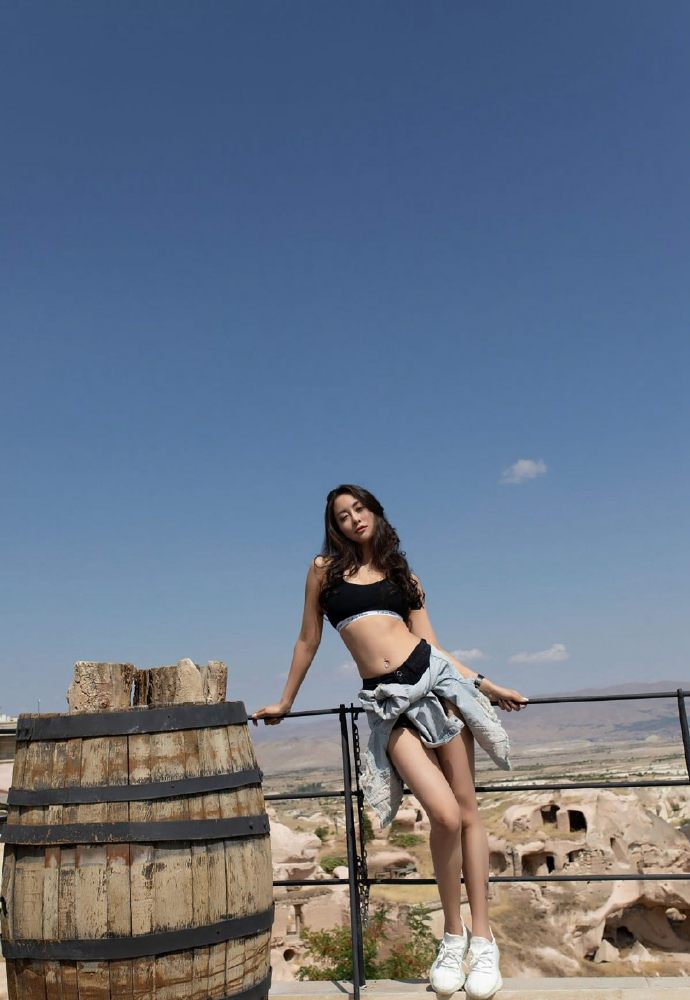 健身女神魔鬼身材比例长腿美女图片