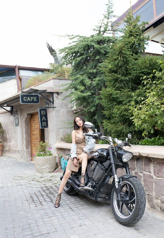 健身女神魔鬼身材比例长腿美女图片