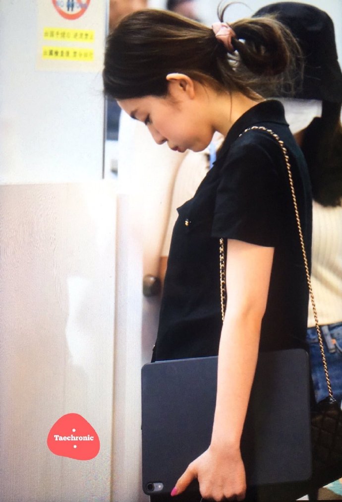韩国女团red Velvet irene裴珠泫图片