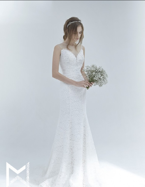 温柔如水的一组个性婚纱礼服图片