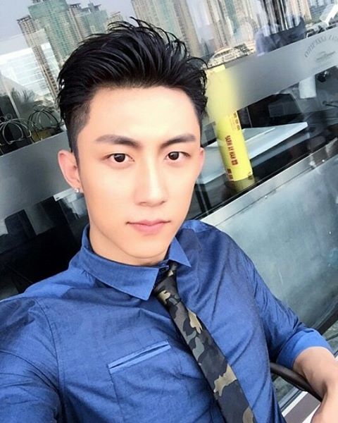 你的大男孩小鲜肉男明星黄景瑜自拍照图片