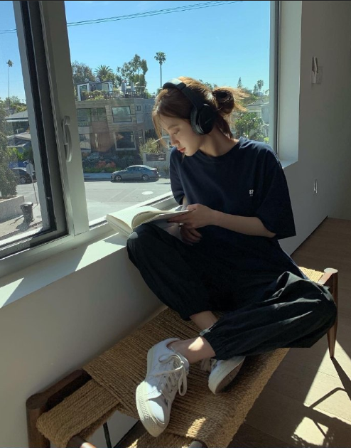 95后韩国美女模特宋智英完美身材比例图片