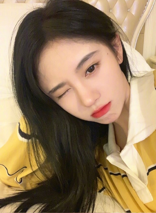 四川美女明星鞠婧祎自拍照图片
