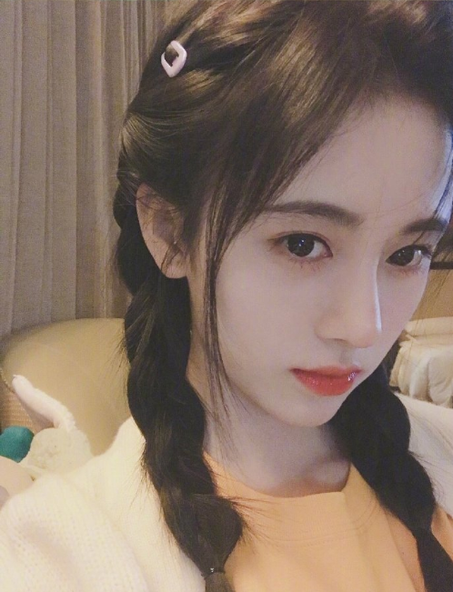四川美女明星鞠婧祎自拍照图片