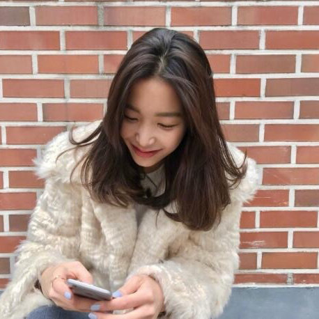 温柔慵懒感的中长发发型气质美女图片