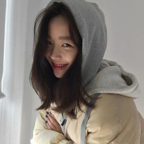 温柔慵懒感的中长发发型气质美女图片