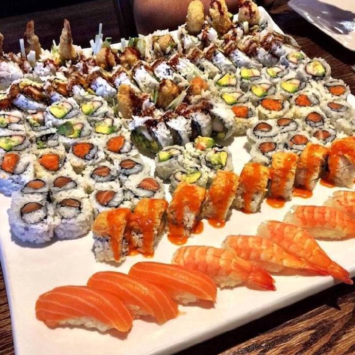 日料寿司大餐图片