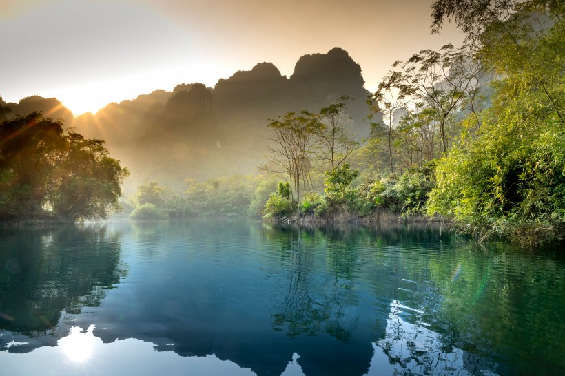 大自然风景清晨的山水风景图片