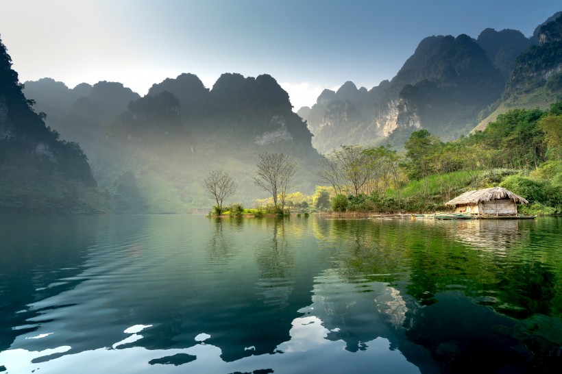 大自然风景清晨的山水风景图片