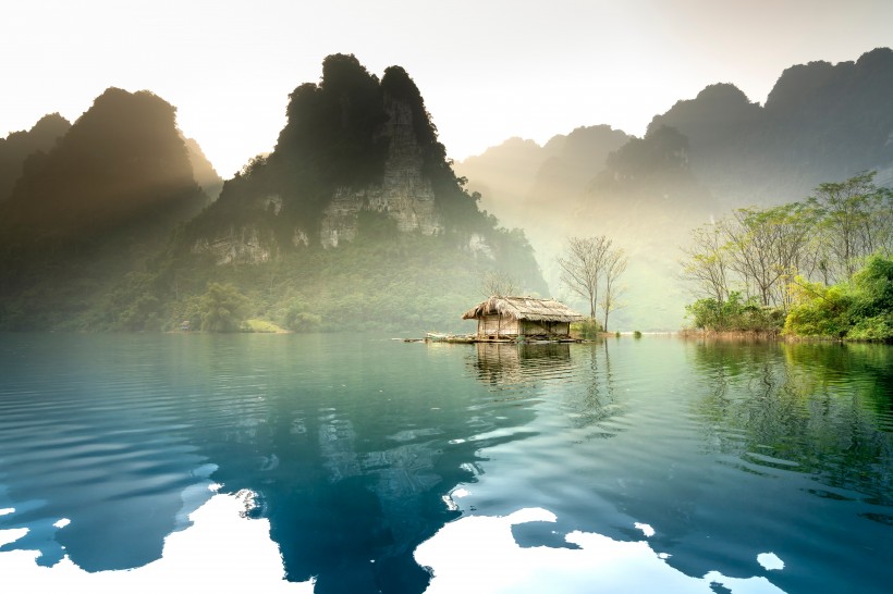 大自然风景清晨的山水风景图片