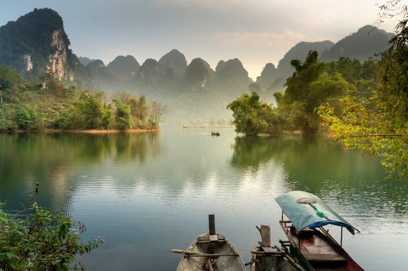 大自然风景清晨的山水风景图片