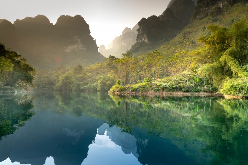 大自然风景清晨的山水风景图片