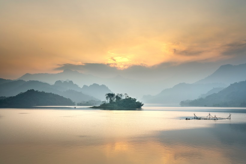 大自然风景清晨的山水风景图片