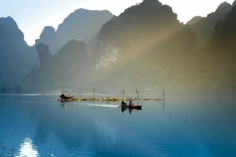大自然风景清晨的山水风景图片