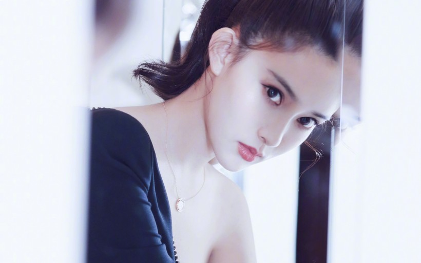 中国美女明星孟子义桌面壁纸图片