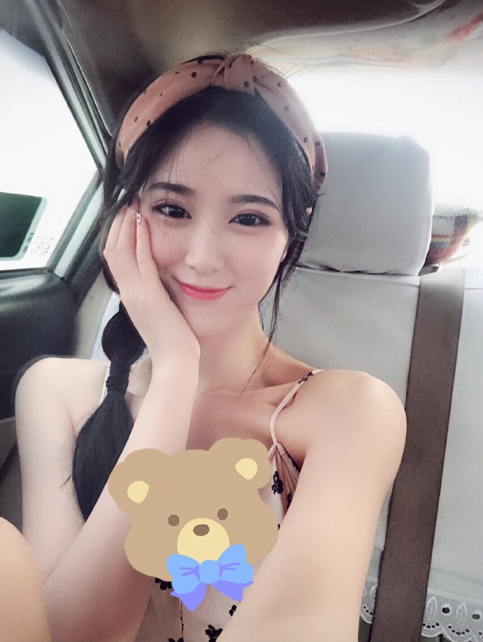 超好看的极品美女自拍生活照图片