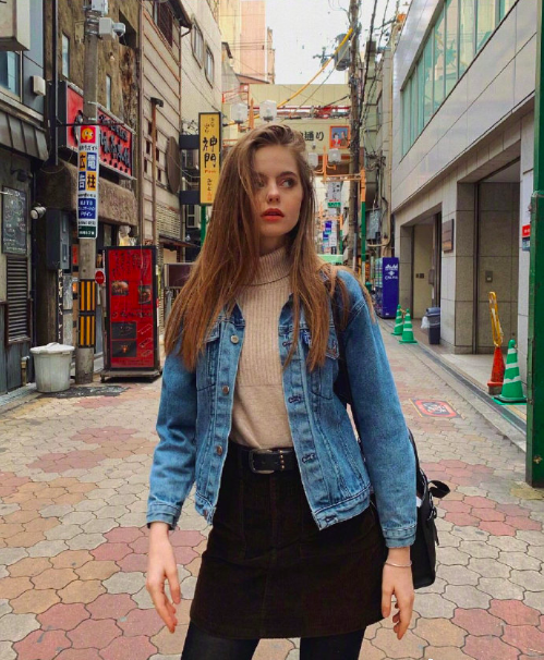 俄罗斯美女模特牛仔服搭配街拍图片