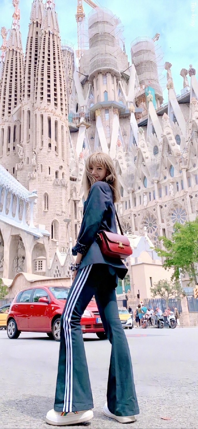 行走的人间芭比泰国美女lisa高颜值好身材图片