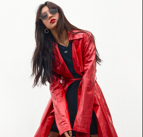 韩国美女明星裴秀智《GRAZIA》御姐风画报图片