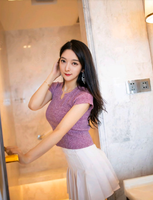宅男福利婀娜多姿娇的性感女神Angela小热巴酒店写真图片
