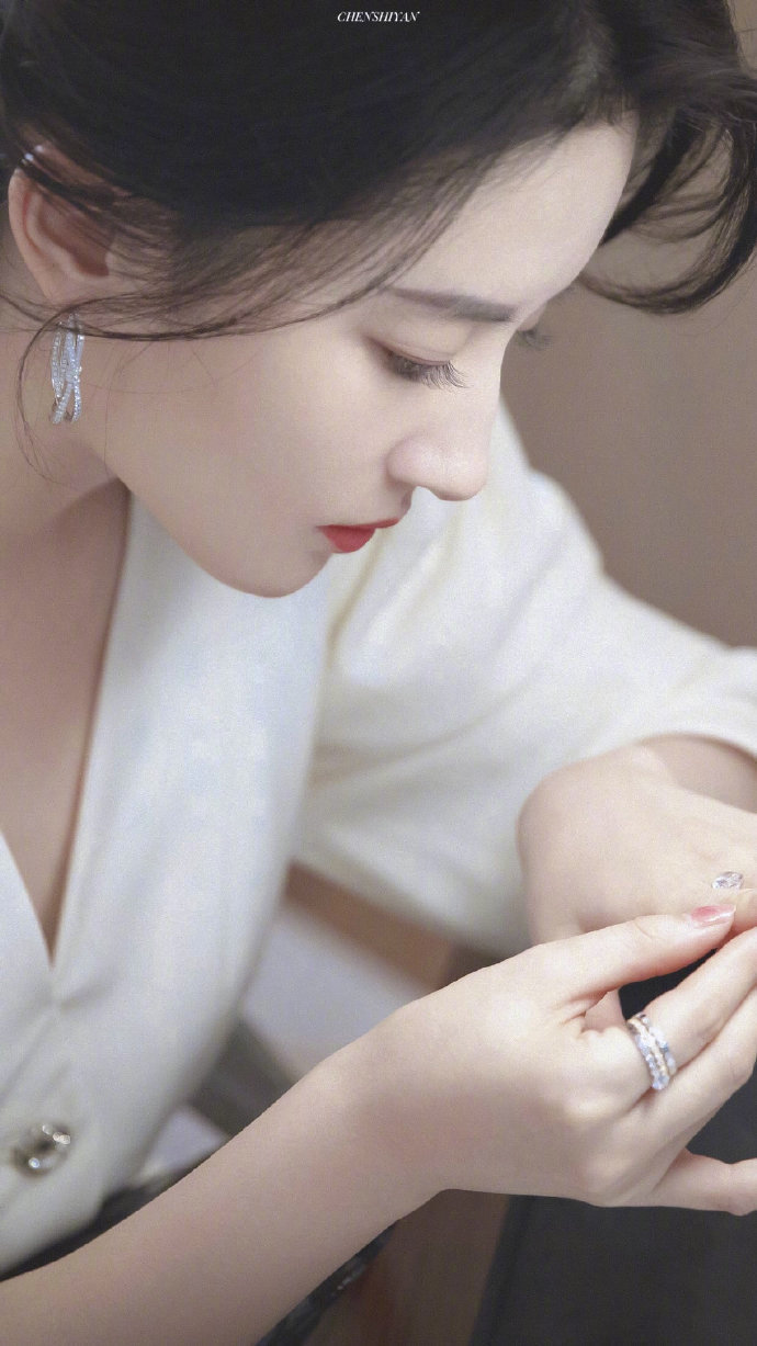 中国美女明星刘亦菲小仙女白衣飘飘图片