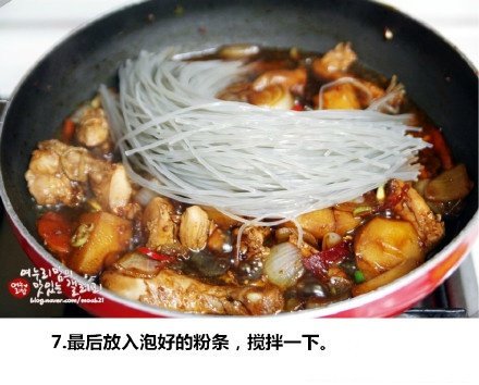 家常菜鸡肉炖粉条的做法