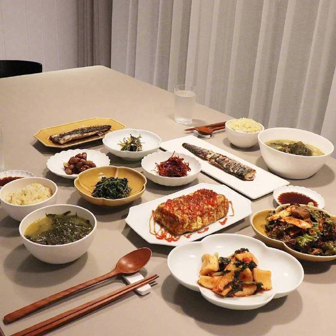 二人美食的餐桌也要丰盛具有仪式感