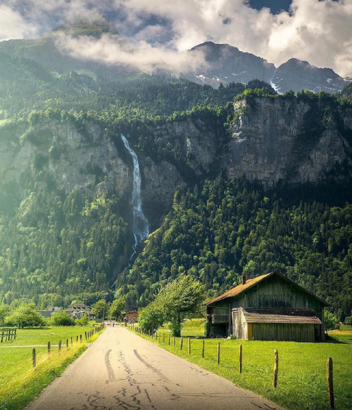 瑞士没出天际的风景图片