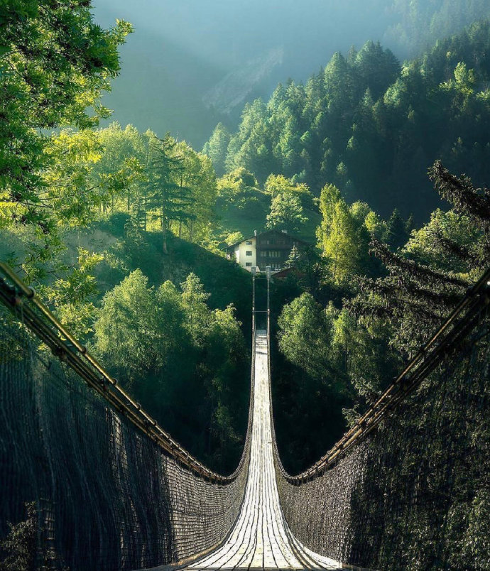 瑞士没出天际的风景图片
