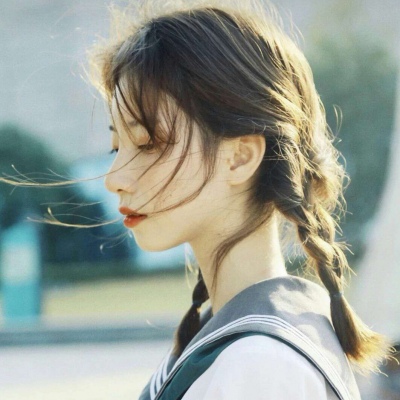 侧颜漂亮的女生头像高冷