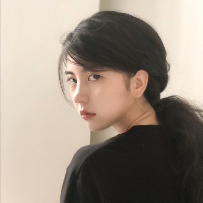 侧颜漂亮的女生头像高冷